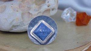 Сребърен пръстен уникат със син кварц