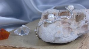 Сребърна гривна за жена с перла