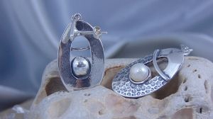 Сребърни обеци с перла