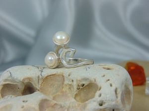 Сребърен пръстен за жена с перли