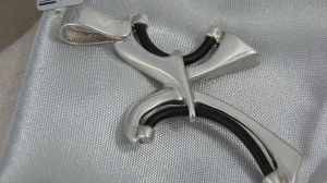 Сребърен медальон със силикон кръст